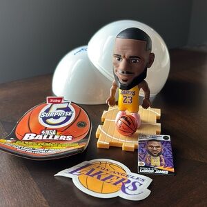 ZURU NBA Ballers 5 Surprise Mystery Figure LEBRON JAMES
